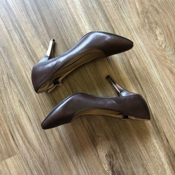 C. Banner Cut Out Ombre Diamond Jewel Heel Pumps - Picture 3 of 10